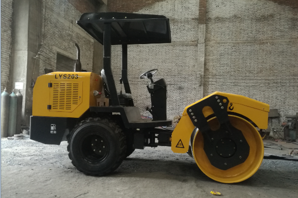 3噸<a target='_blank'>壓路機(jī)</a> 3噸<a target='_blank'>壓路機(jī)</a>