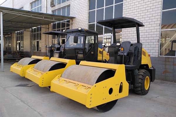 <a href='http://www.yijingbagua.cn' target='_blank'>壓路機</a>廠家 <a href='http://www.yijingbagua.cn' target='_blank'>壓路機</a>廠家