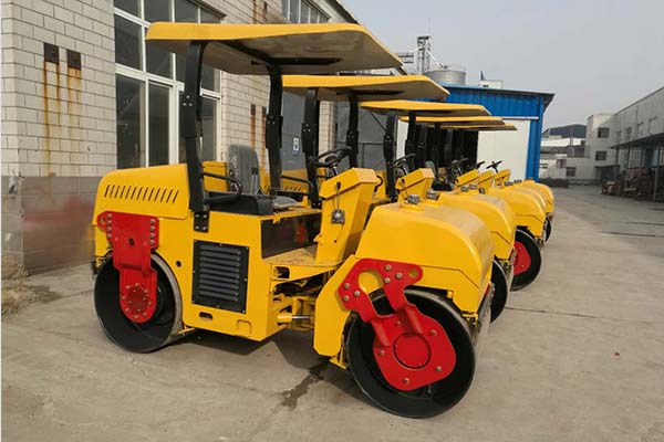 <a href='http://www.yijingbagua.cn/product/77.html' target='_blank'>振動(dòng)壓路機(jī)</a> <a href='http://www.yijingbagua.cn/product/77.html' target='_blank'>振動(dòng)壓路機(jī)</a>